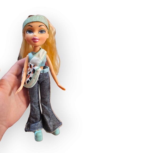 First gen Cloe Bratz doll - Picture 1 of 5